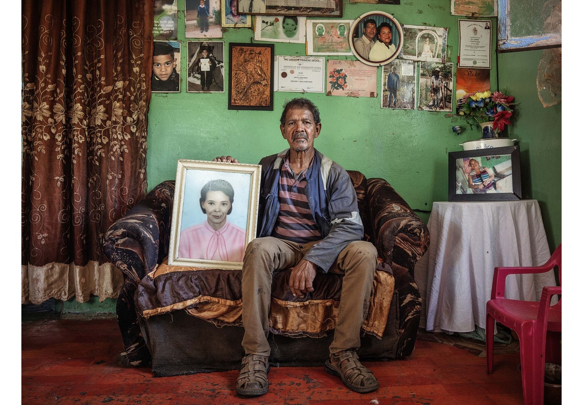 Pieter Hugo - David Jansen with a portrait of his mother, McGregor, 2019
